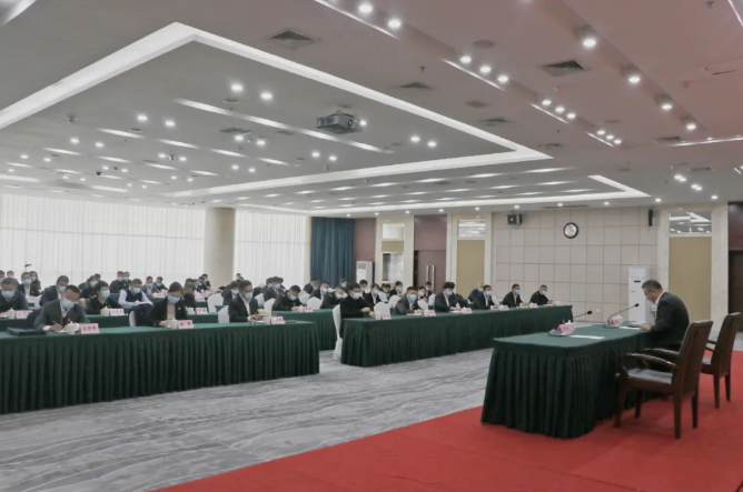 鞍勤集團(tuán)、溫泉集團(tuán)舉辦貫徹落實(shí)市第十三次黨代會(huì)精神宣講報(bào)告會(huì)