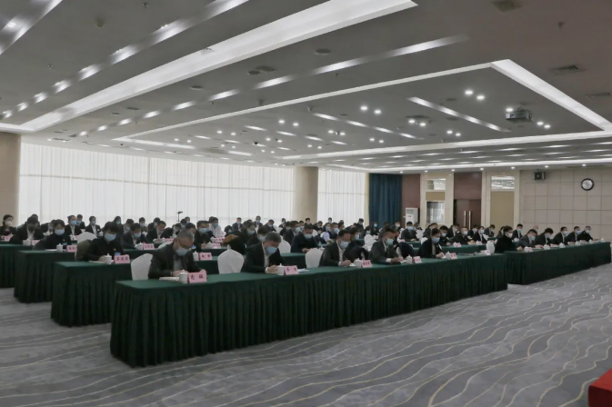 鞍勤集團(tuán)、溫泉集團(tuán)舉辦貫徹落實(shí)市第十三次黨代會精神宣講報(bào)告會(圖3)